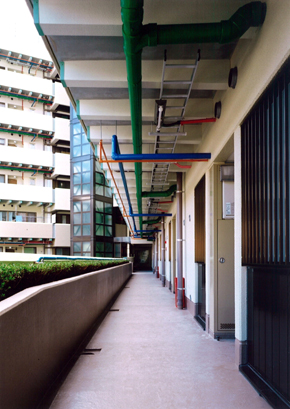 【株式会社都市建築事務所】三瓶町公営住宅・床下露出配管